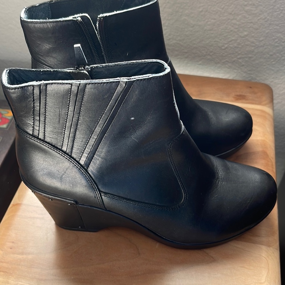 Dansko Leather Wedge Ankle Boots Size 42 womens 11.5-12